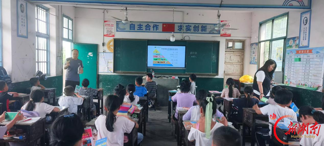 从"减"开始,从"齿"做起|两级疾控中心联合开展校园义诊暨健康巡讲