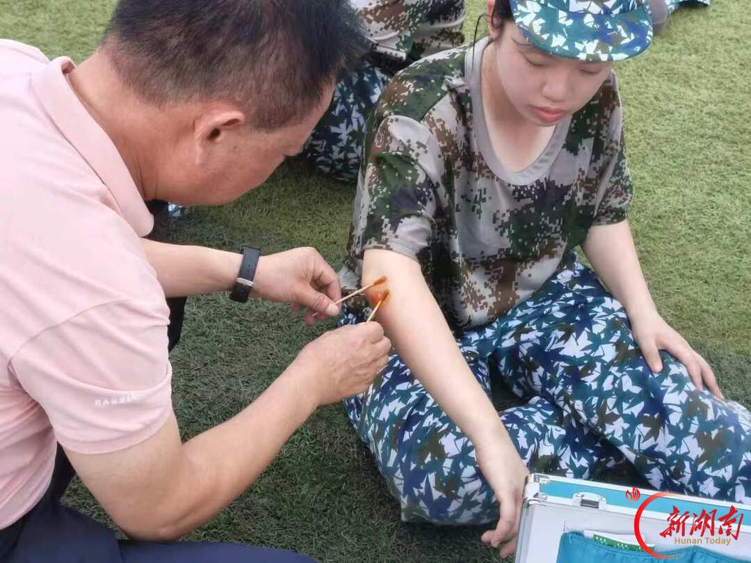 青春正步走丨烈日砺锋芒 关怀暖人心