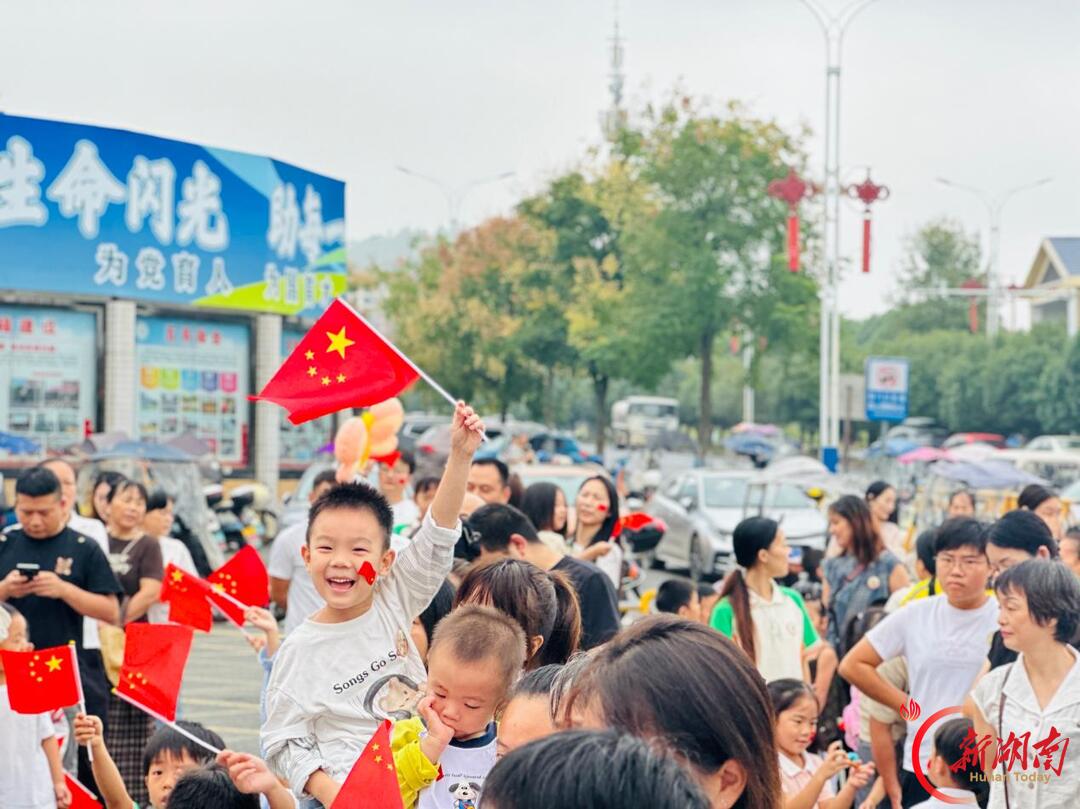 衡东县育星幼儿园：萌娃当家 童庆华诞