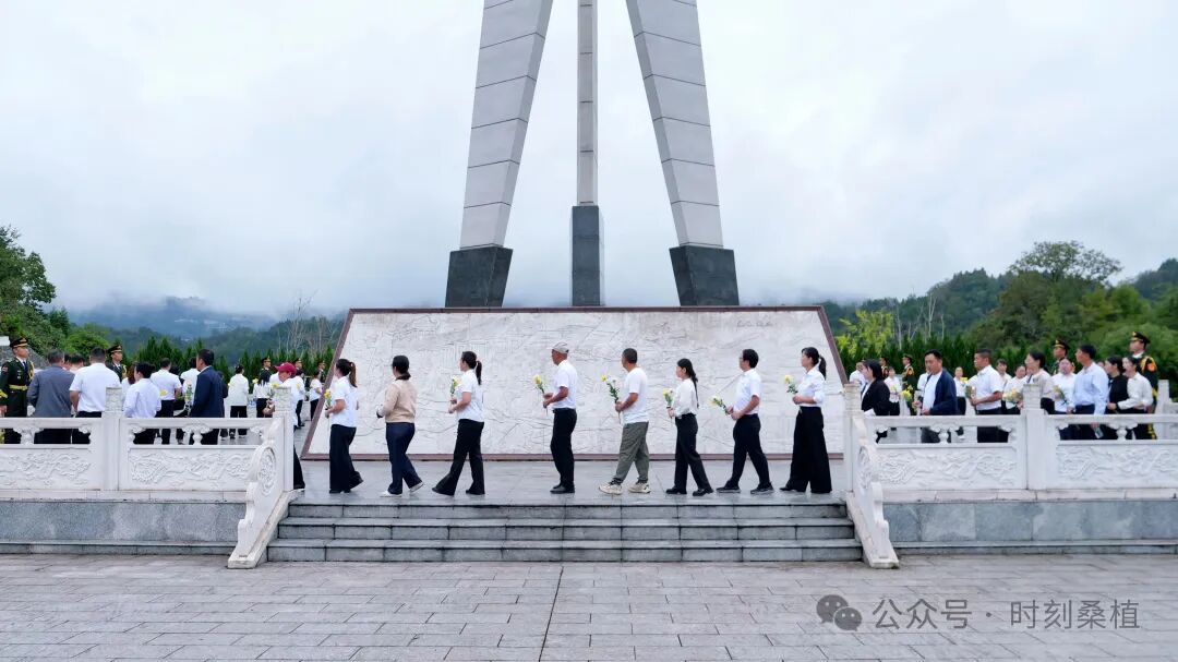 桑植县举行2026年烈士纪念日烈士公祭暨散葬烈士集中迁葬仪式