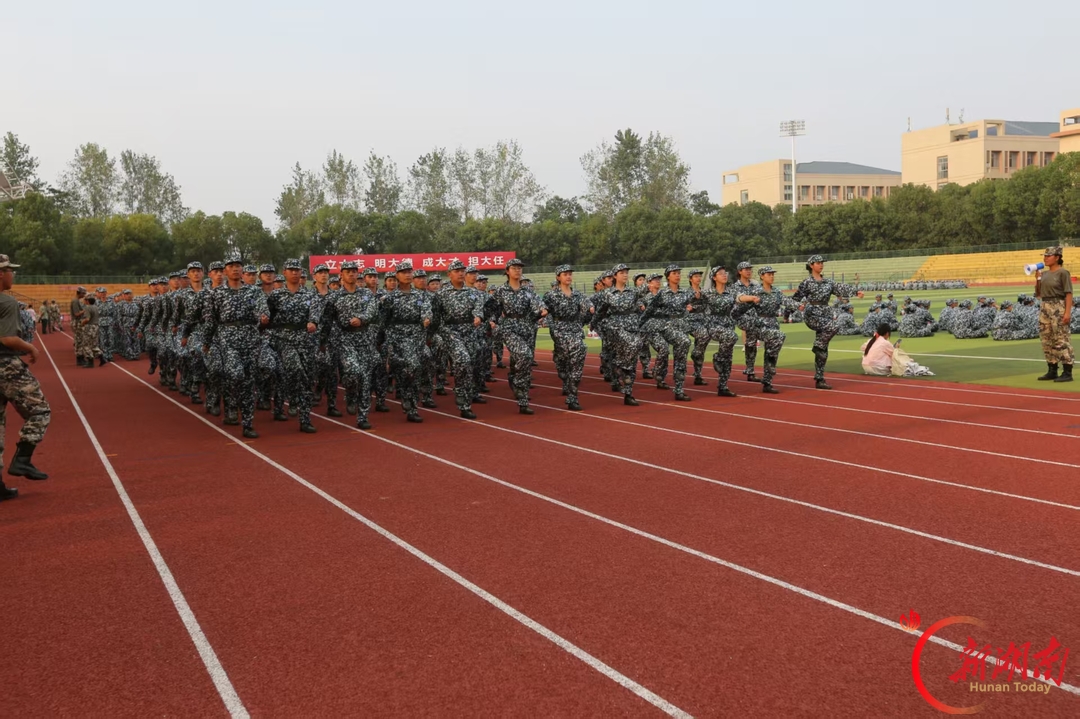 青春正步走丨我眼中的军训现场
