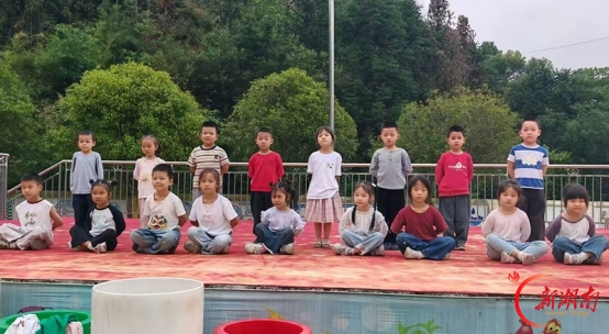 岳阳县毛田镇中心幼儿园：画笔绘祖国 童心迎国庆