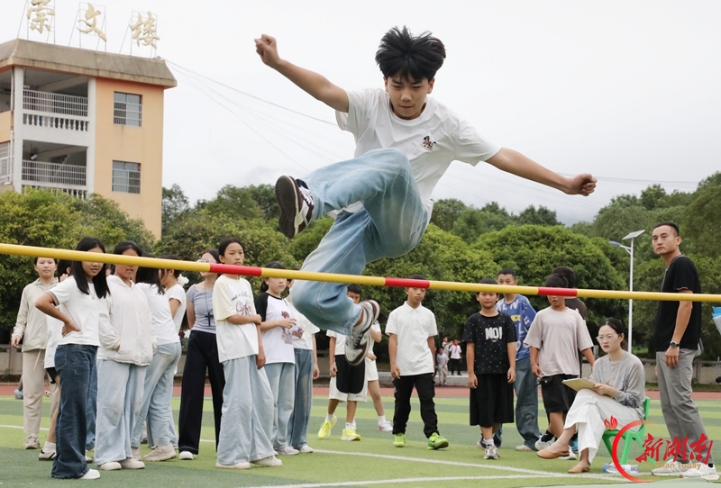 运动场上展风采