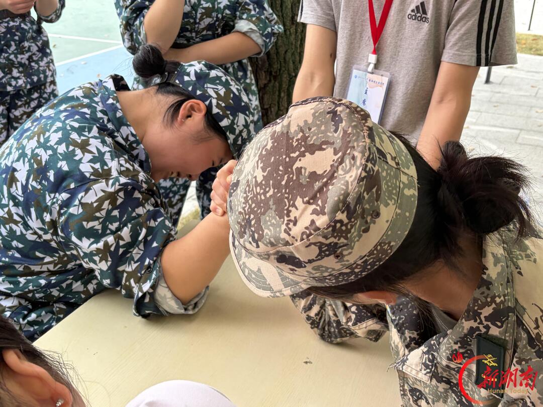 青春正步走丨携清音筑梦,伴迷彩启航