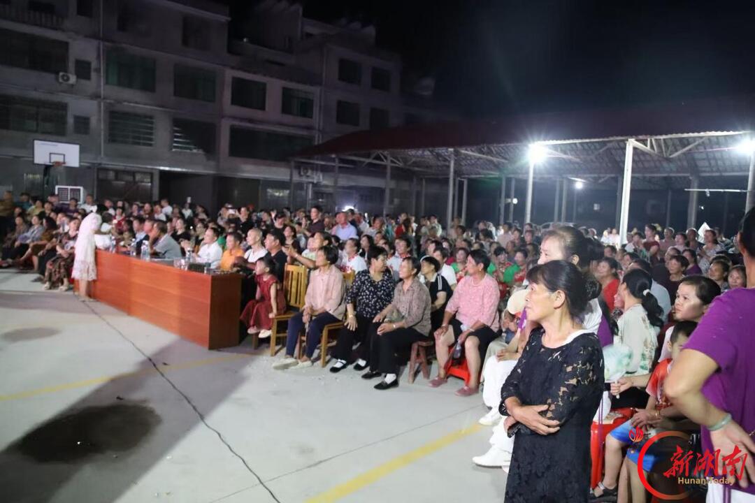 双峰县荷叶镇：欢歌庆华诞 起舞颂华章