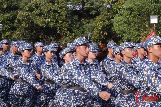 青春正步走丨秋日暖阳为伴,迷彩见证我的成长