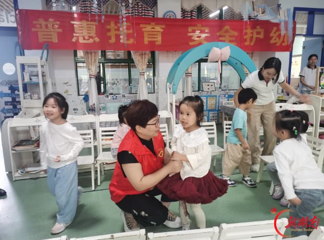 普惠托育 安全护幼——衡阳县卫健局开展托育服务宣传月活动