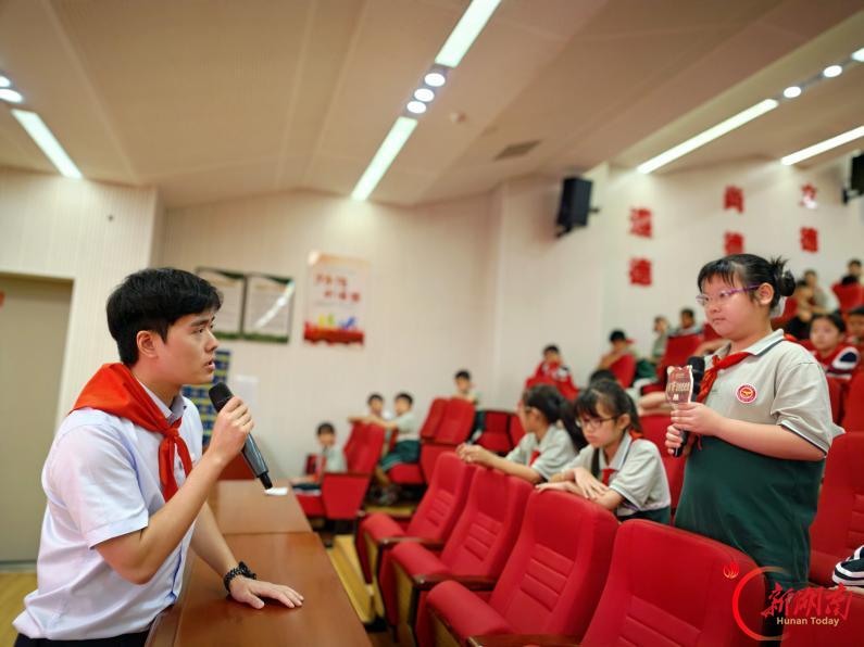 长沙市开福区清水塘小学（北校区）开展有“锋”景的思政课