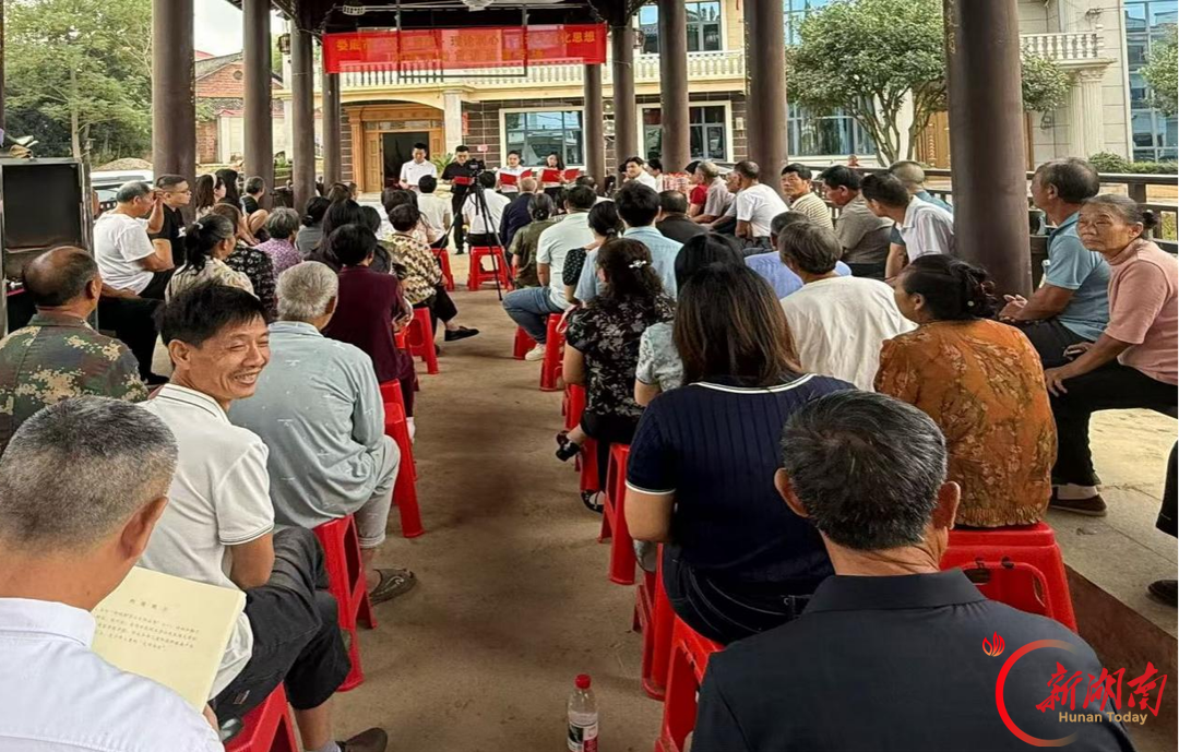 娄底市“文化惠民·理论润心”微宣讲走进龙塘镇洞花村