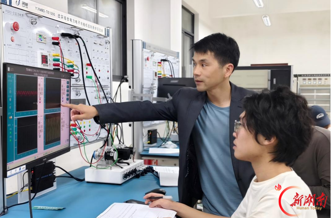 湖南工程学院教师张伟：守好实验室阵地 点亮工科实操课堂
