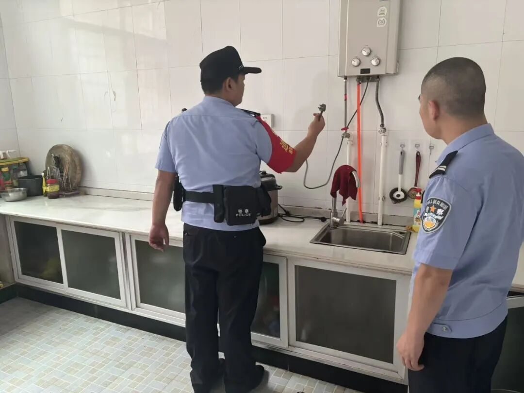 绷紧节前安全弦 守牢法庭平安线