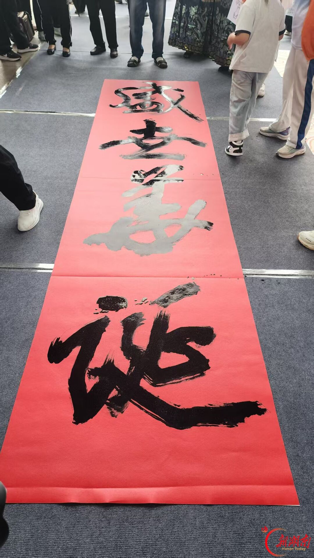 盛世华诞——株洲市77㎡祝福祖国巨幅画卷创作活动圆满举行