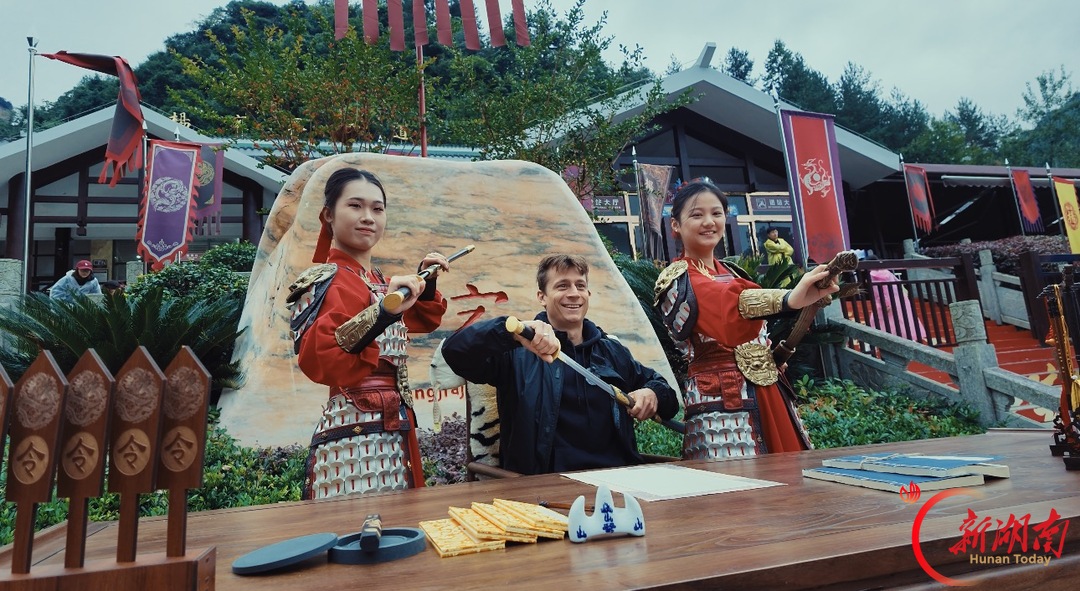 “十一”乐游张家界丨国庆去张家界，别只爬山！杨家界索道直接闯进武侠江湖