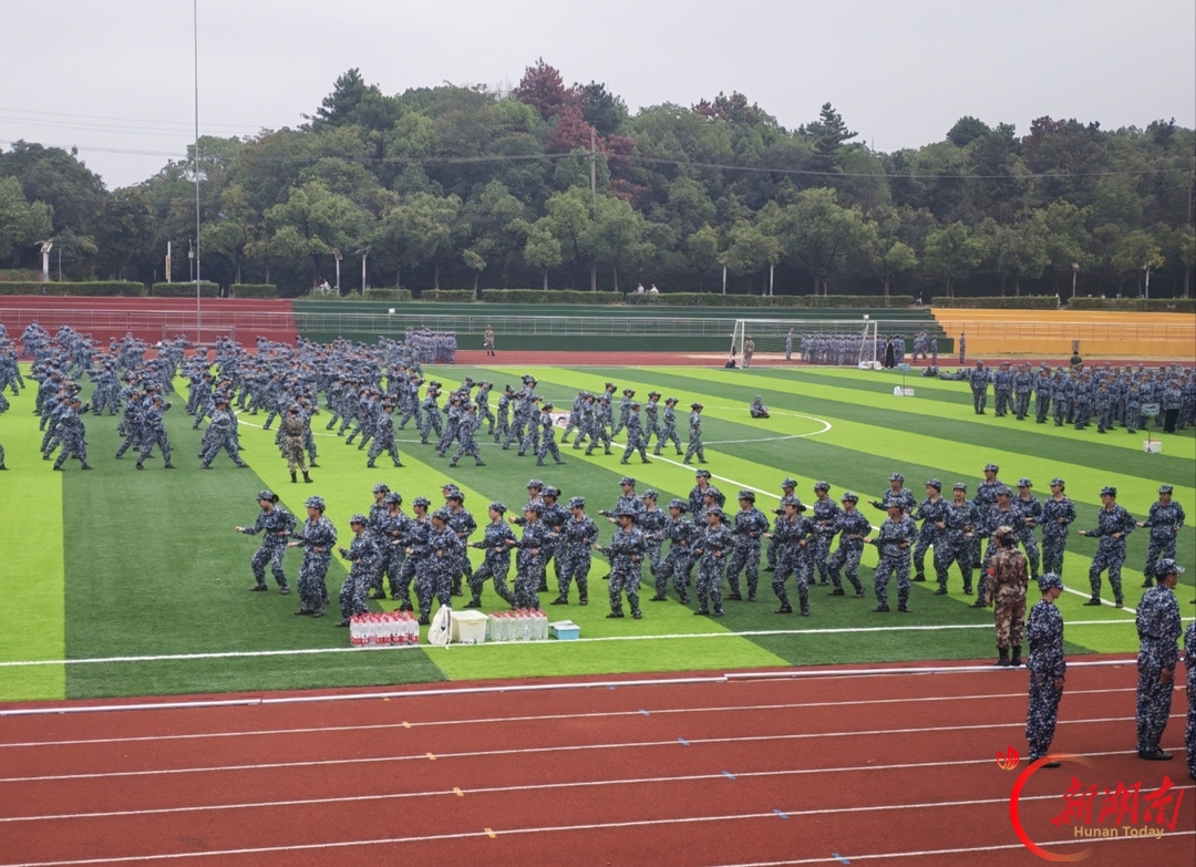 青春正步走|王鑫源:你们场上正步走,我在场外记青春