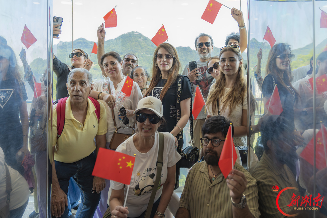 “十一”乐游张家界丨“张家界人民十分友善,很荣幸第一次在中国共度国庆!”