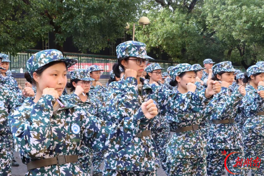 你踢正步,我守后方 ——一名人文学院助班的军训手记