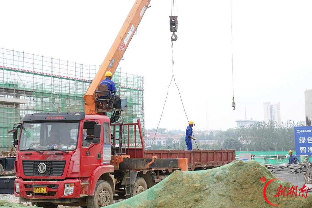 岳阳云溪：国庆攻坚不停工 重点项目建设忙