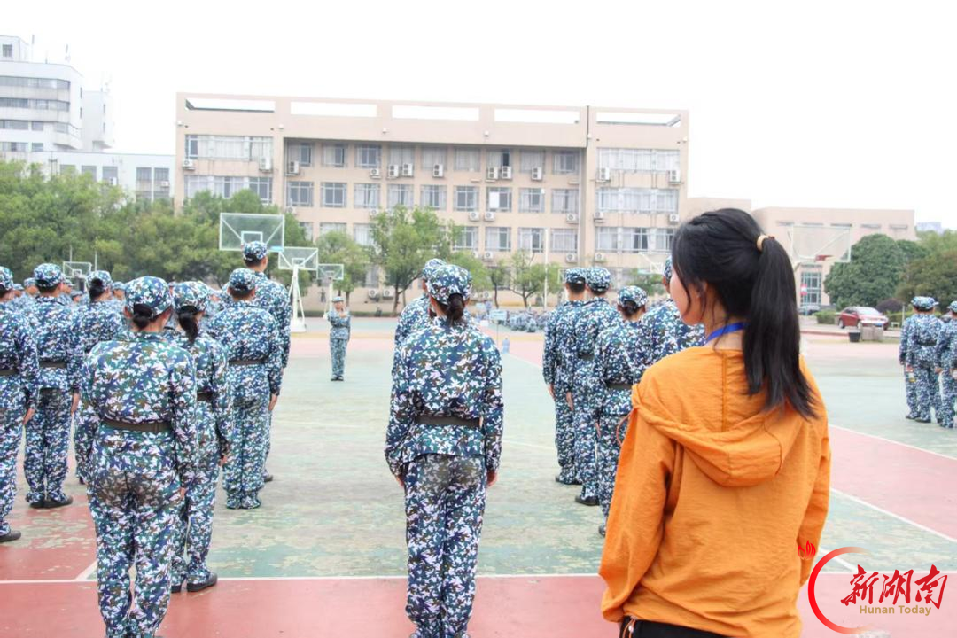 你踢正步,我守后方 ——一名人文学院助班的军训手记