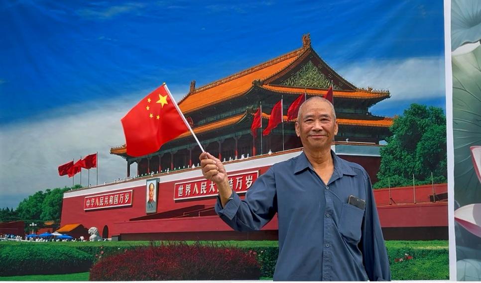 桂东普乐:红歌响山村 国庆笑意浓