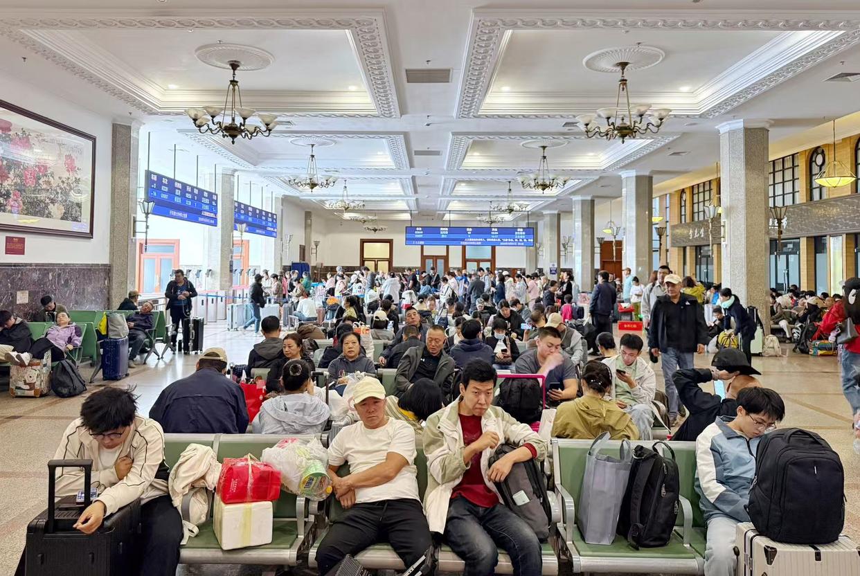 北京各大火车站提供“快速进站”服务,方便“卡点”旅客赶车
