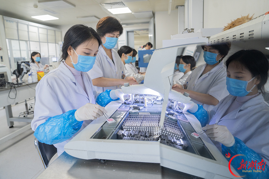 国庆坚守“医”线 守护群众健康