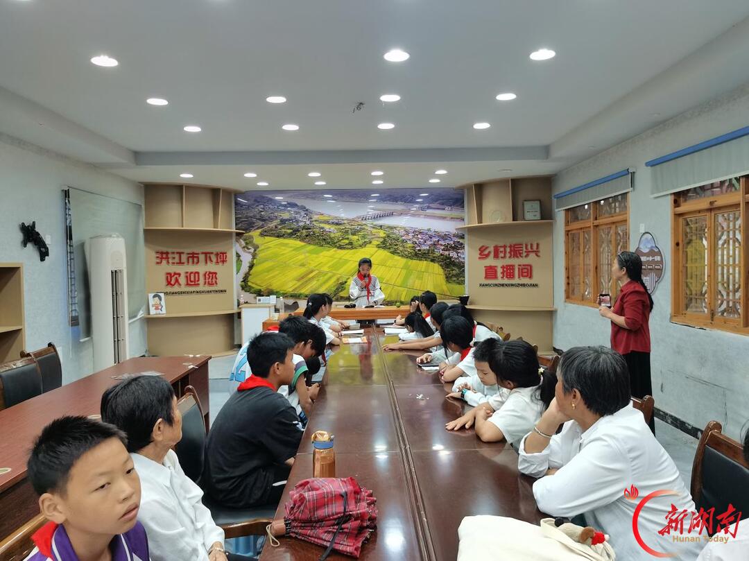 洪江市安江镇:党群阵地聚合力 国庆活动暖民心