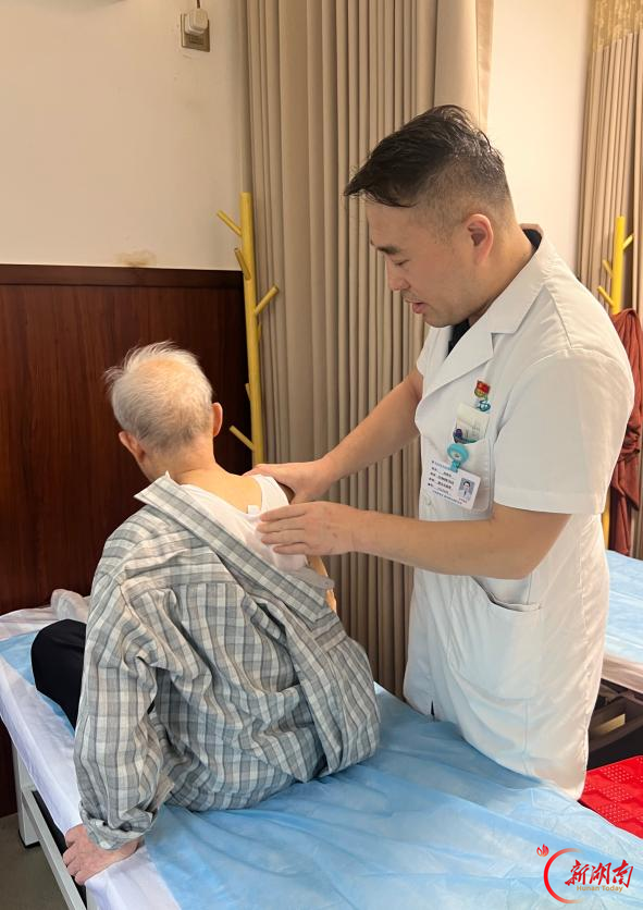 健康荷塘:专家下沉强基层 中医赋能提质效