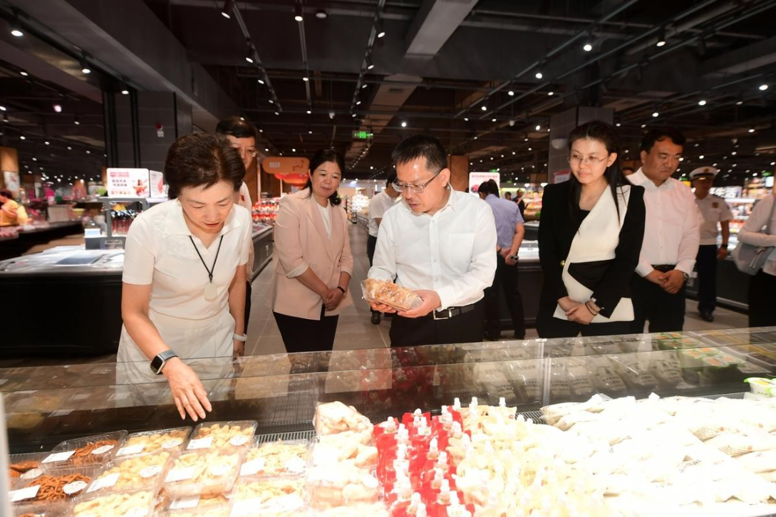 李永亮“四不两直”检查安全生产、森林防灭火、市场保供工作并开展巡林