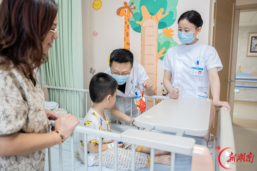 国庆坚守“医”线 守护群众健康