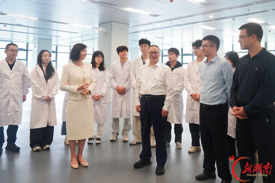 单杨院士团队联手易能生物 “AI+生物合成”缩短活性药用成分API研发周期