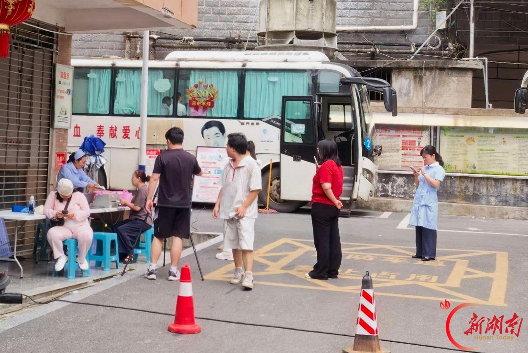 热血迎国庆 大爱显担当——邵阳县塘渡口镇开展无偿献血活动