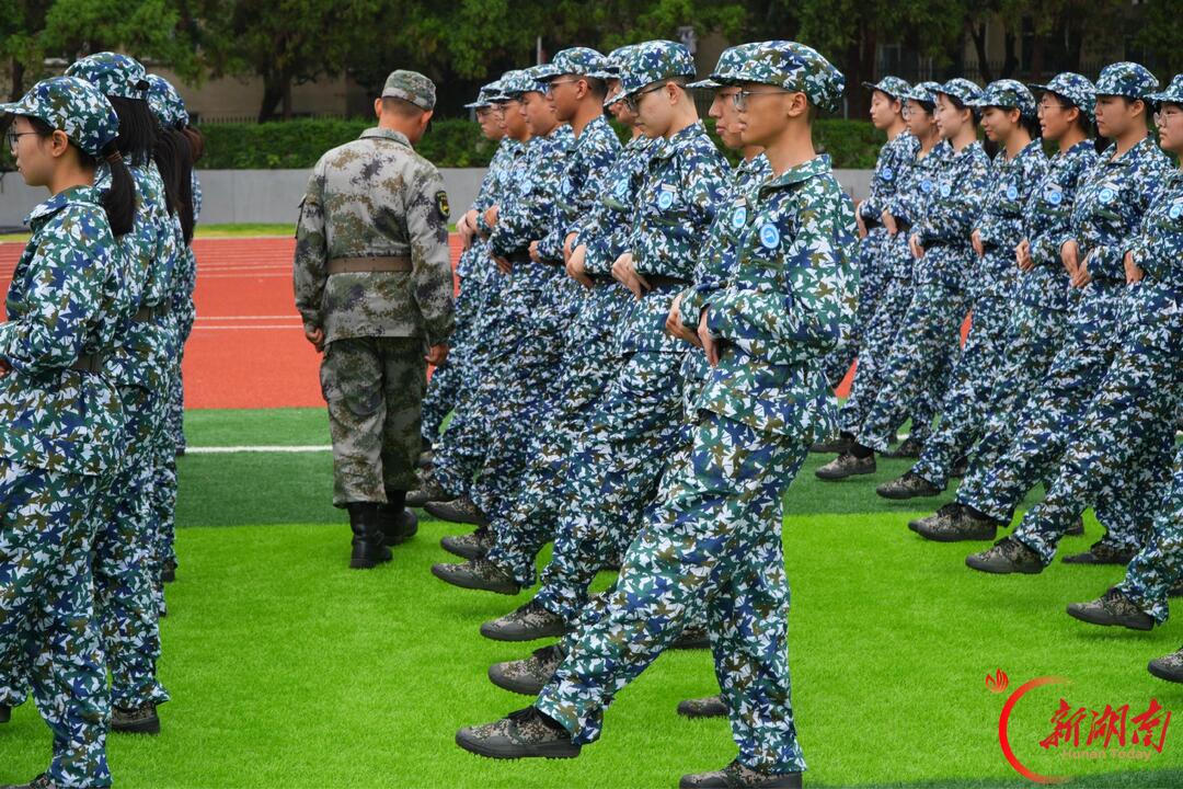青春正步走|步履铿锵踏新程