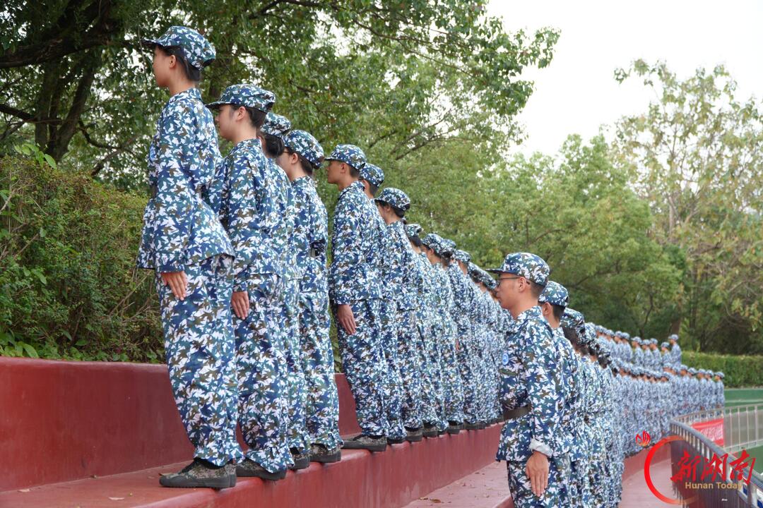 青春正步走|步履铿锵踏新程