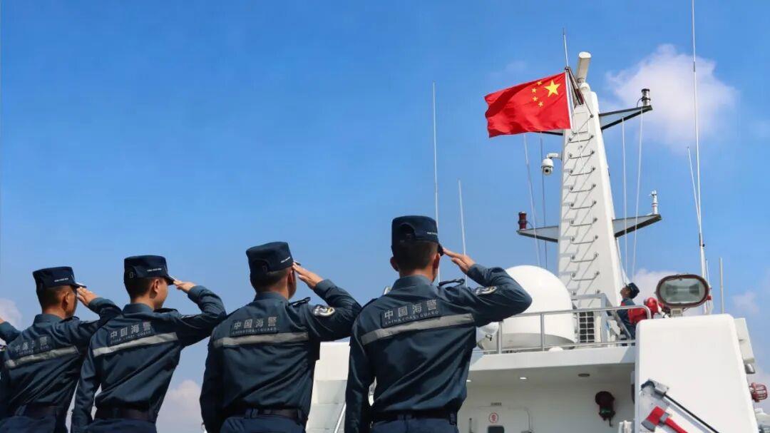 万里海疆同升一面旗 共祝祖国好!