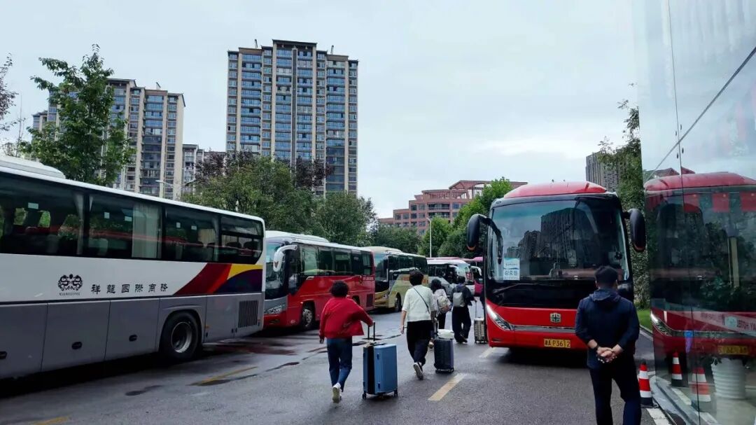 “十一”乐游张家界丨国庆假期第一天,永定区如此“火热”