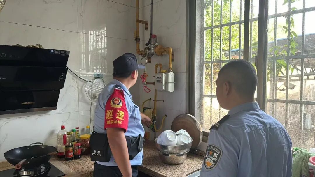绷紧节前安全弦 守牢法庭平安线