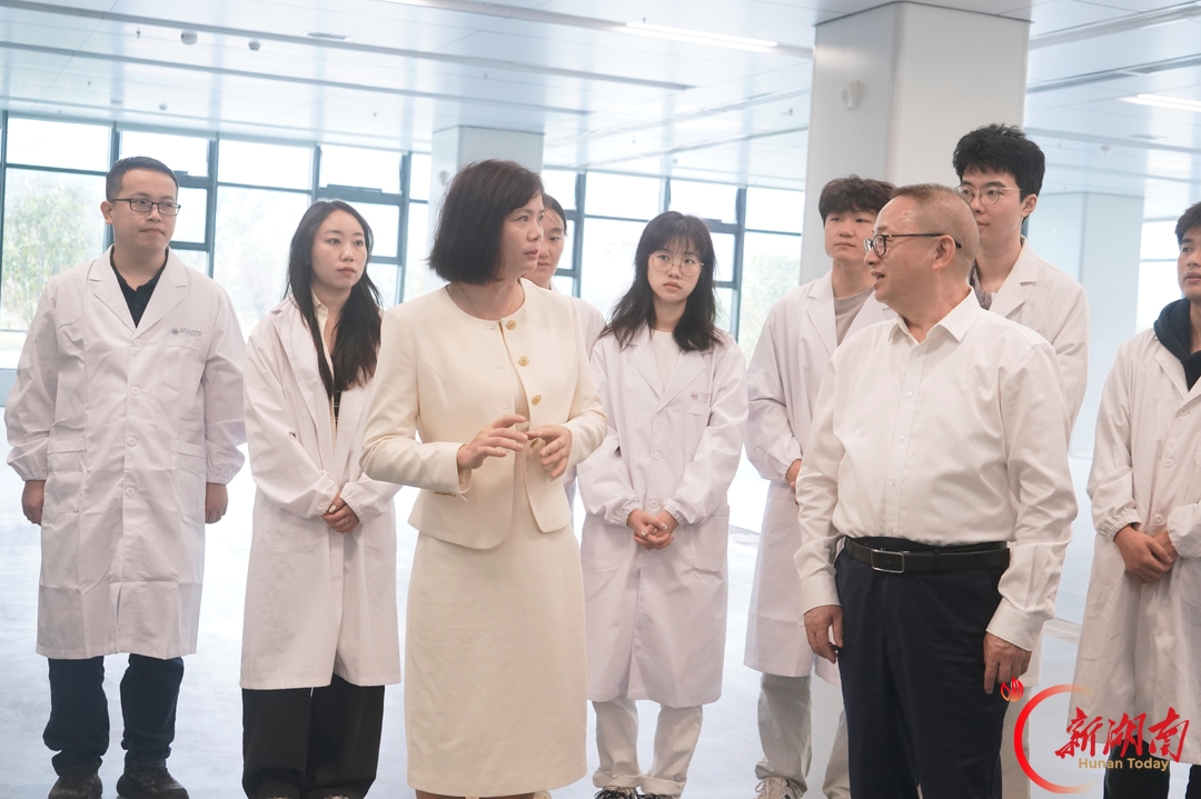 单杨院士团队联手易能生物 “AI+生物合成”缩短活性药用成分API研发周期