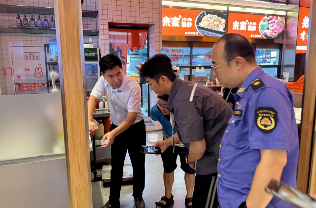 假期不打烊！从晨光到深夜，郴州这群“城市守护者”默默守护城市运行
