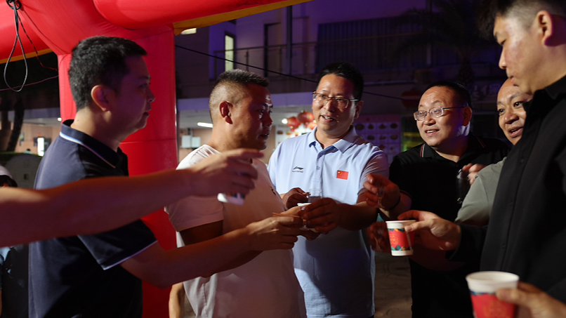 不止丹霞美景！高椅岭的这份双向奔赴，温暖国庆之夜