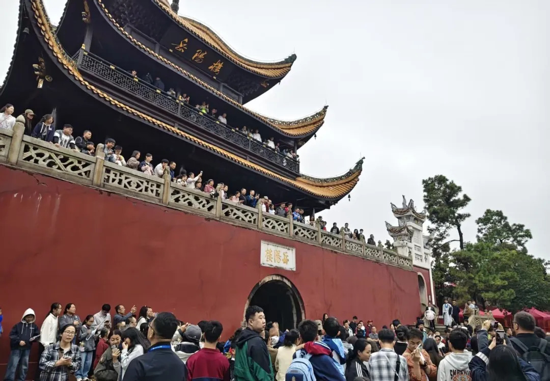 国庆假期第二天,湖南接待游客1294.96万人次