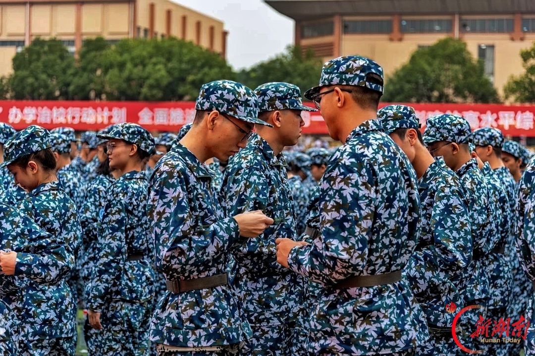 青春正步走｜迷彩迎国庆，少年砺锋芒