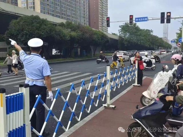 停车线往后挪12米能带来什么？长沙给出答案