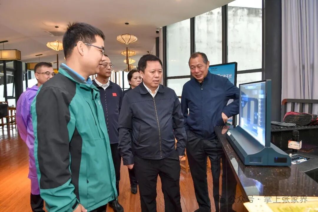 贺辉调研国庆假期旅游接待并暗访安全生产工作
