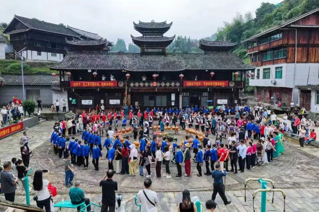 红色游、亲子游、国潮游……国庆假期首日怀化文旅“热”力全开