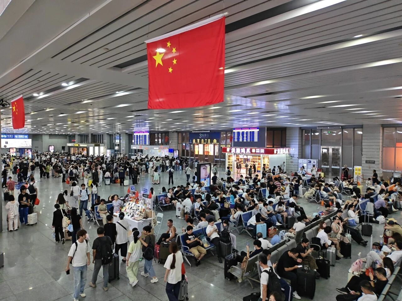 10月1日全国铁路发送旅客2520.4万人次