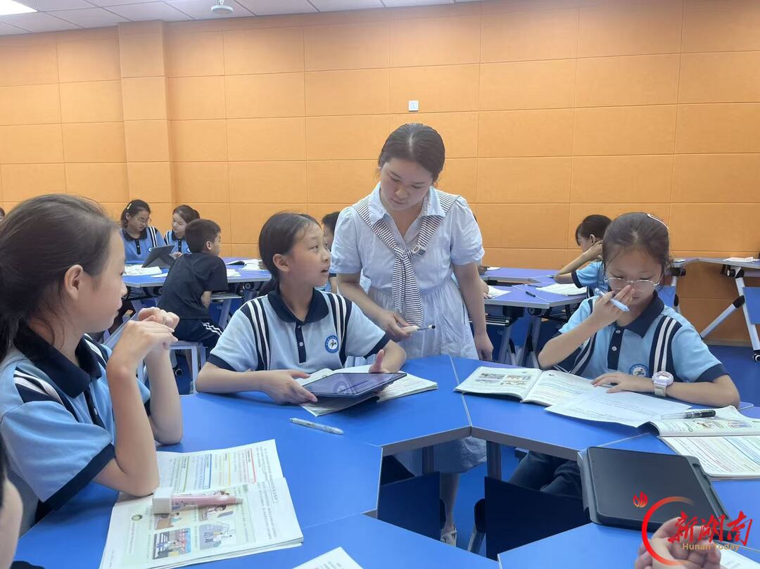 湖南省谭自云数字教研室探索AI赋能小学道德与法治教学