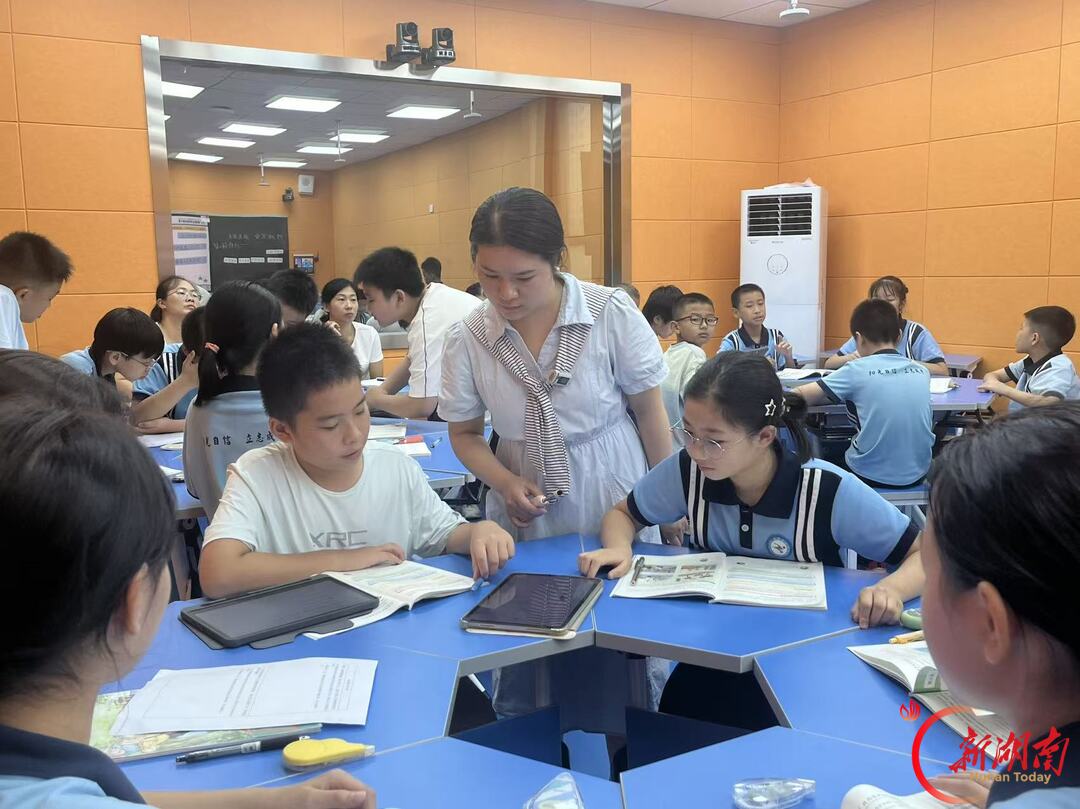 湖南省谭自云数字教研室探索AI赋能小学道德与法治教学