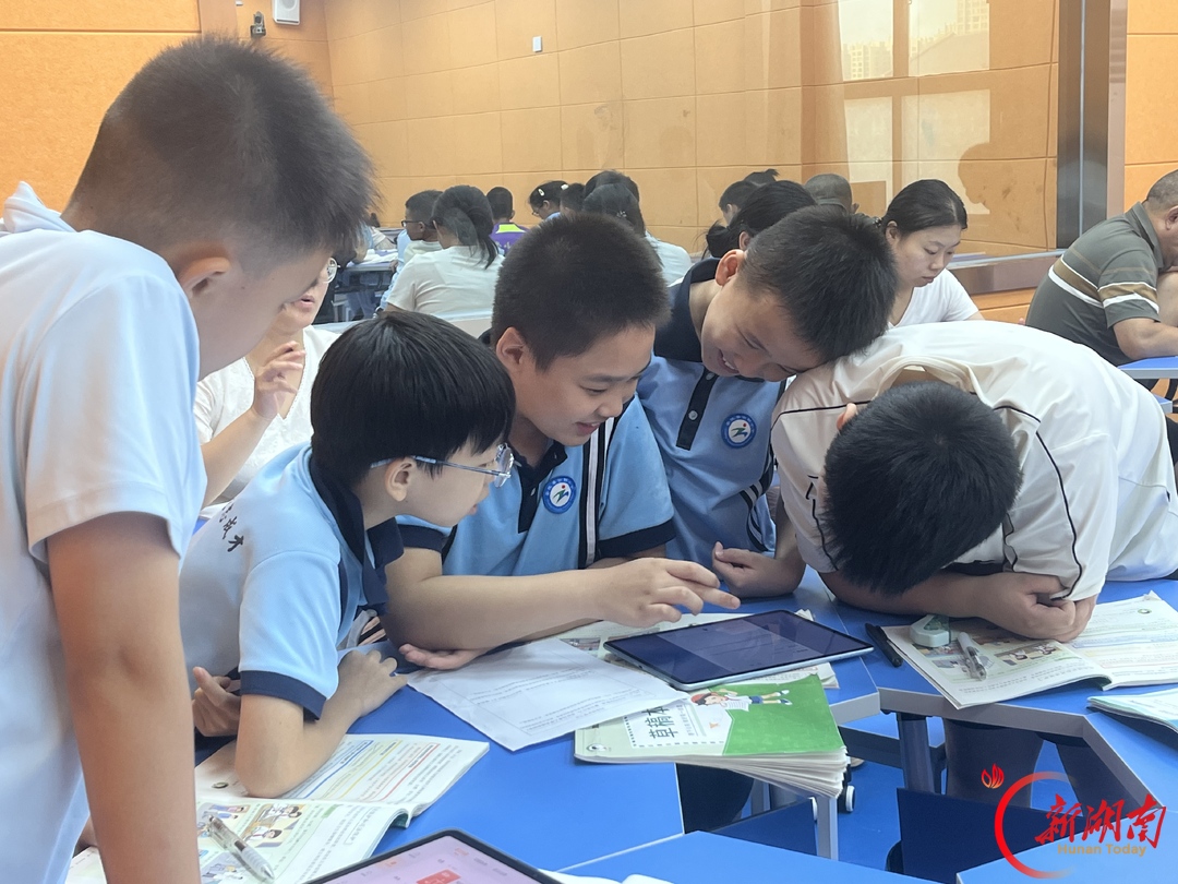 湖南省谭自云数字教研室探索AI赋能小学道德与法治教学