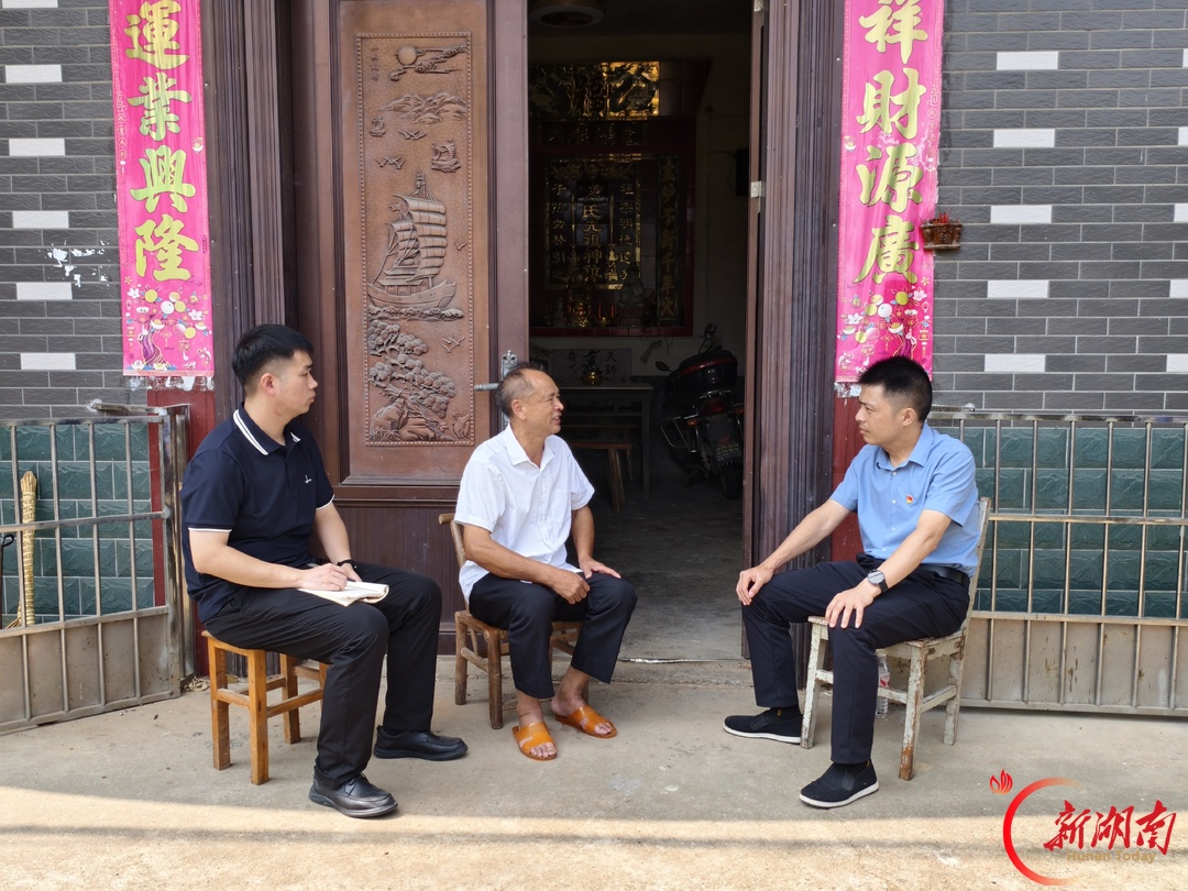 奔着问题解 盯着难题干——记第八届湖南省“人民满意的公务员”曹传银