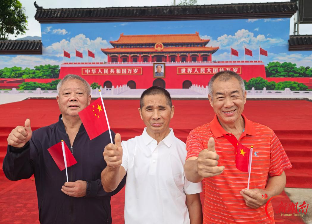 武冈九塘：把天安门“搬”进全国文明村，把祖国“画”进心里